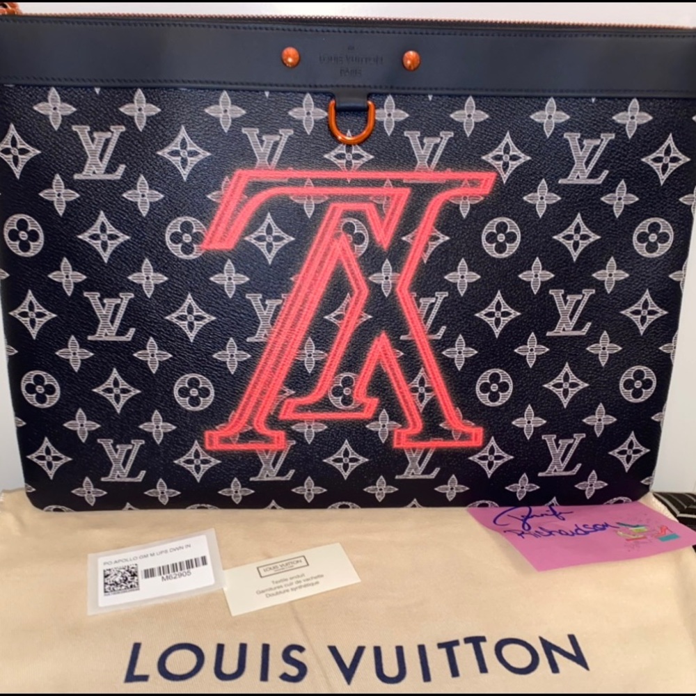 Louis Vuitton Pochette Apollo